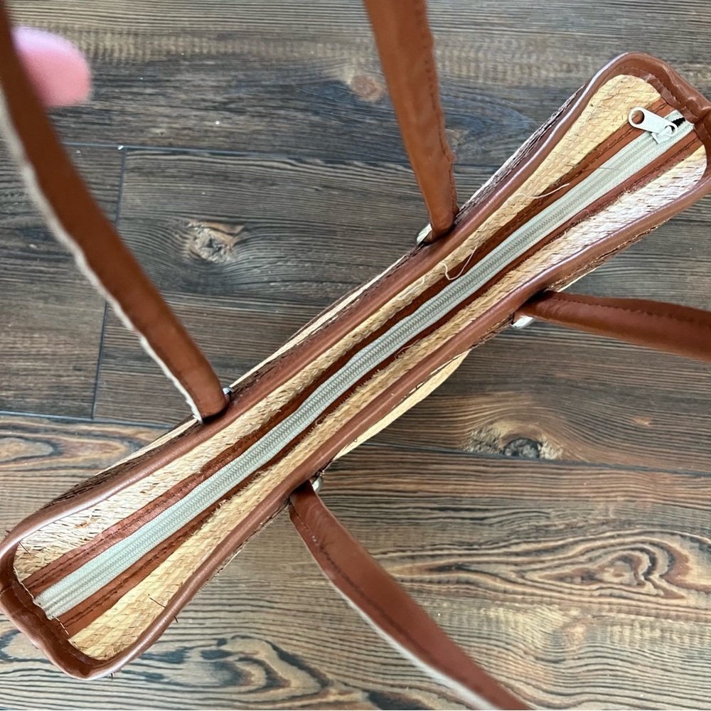 Brown Tan Striped Straw Bag Zipper Closure Double Straps - Picture 6 of 10